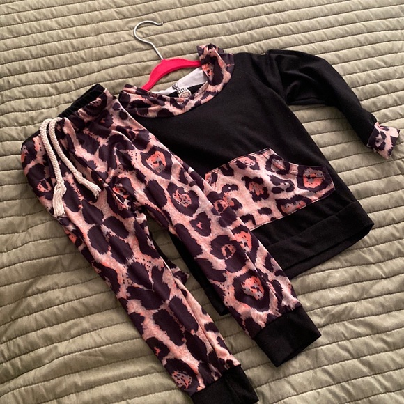 Toddler 2 piece sweat suit - Picture 1 of 1
